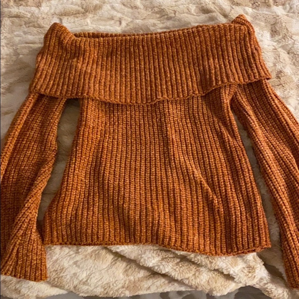 Off shoulder  sweater